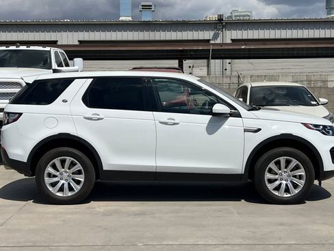 Used 2018 Land Rover Discovery Sport SE AWD/4WD image 9