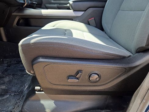 Used 2023 RAM 1500 Big Horn AWD/4WD image 24