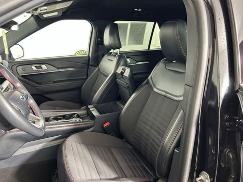 Used 2025 Ford Explorer ST-Line w/ ST-Line Street Pack AWD/4WD image 10