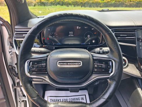 Used 2022 Jeep Grand Wagoneer Series II AWD/4WD image 16