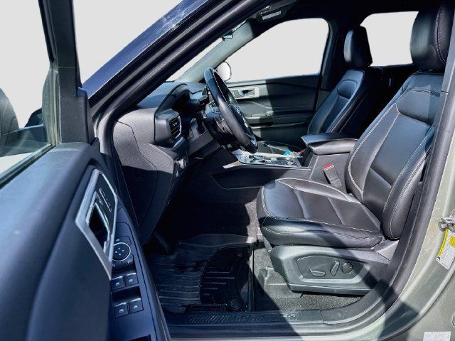 Certified 2020 Ford Explorer XLT w/ Equipment Group 202A AWD/4WD image 27