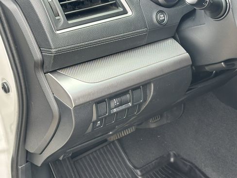 Used 2018 Subaru Outback 2.5i Premium AWD/4WD image 45