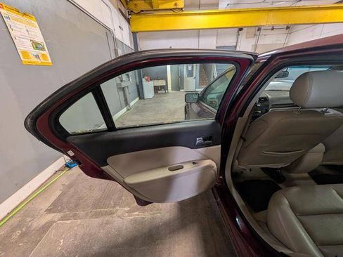 Used 2006 Ford Fusion SEL FWD image 24