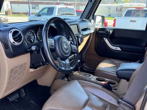 Used 2015 Jeep Wrangler Unlimited Sahara w/ Dual Top Group image 12