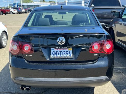 Used 2010 Volkswagen Jetta Limited Edition w/ California Edition Pkg image 5