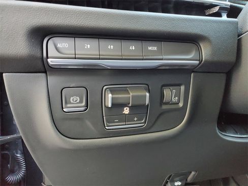 New 2026 Cadillac Escalade ESV Luxury w/ LPO, Radiant Package image 13