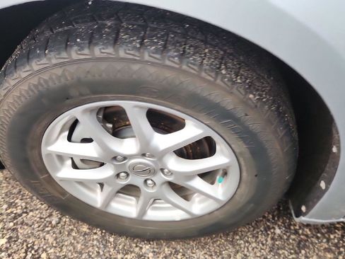 Used 2023 Chrysler Pacifica Touring-L image 7