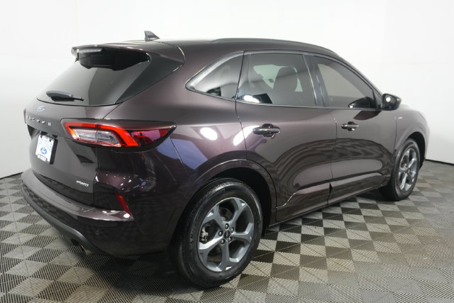Used 2023 Ford Escape ST-Line w/ Tech Pack #1 AWD/4WD image 3