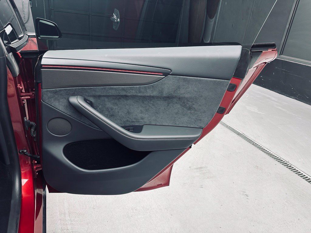 Used 2026 Tesla Model Y Performance AWD/4WD image 25