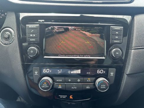 Used 2020 Nissan Rogue SV FWD image 18