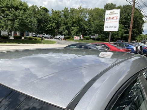 Used 2019 Toyota C-HR LE FWD image 8