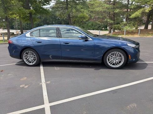 Used 2024 BMW 530i xDrive w/ Convenience Package AWD/4WD image 4