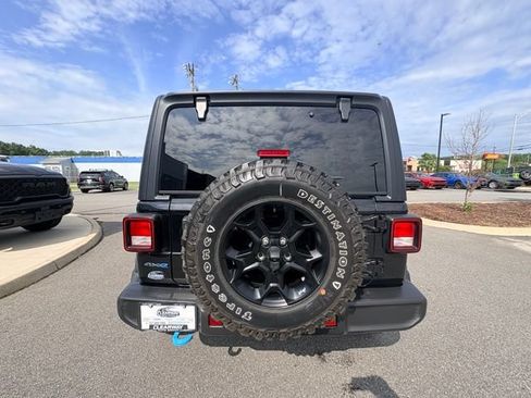 Used 2023 Jeep Wrangler Unlimited w/ Dual Top Group AWD/4WD image 8