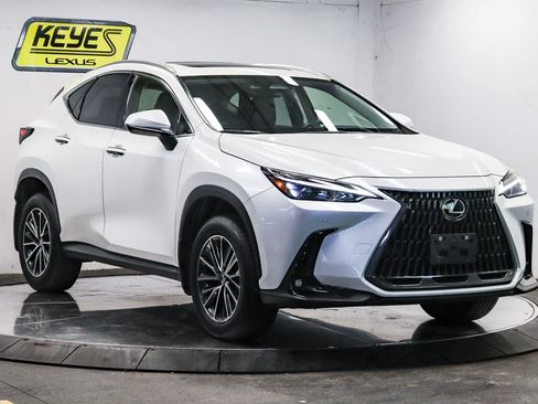 Used 2025 Lexus NX 250 FWD w/ Accessory Package (2T) image 5
