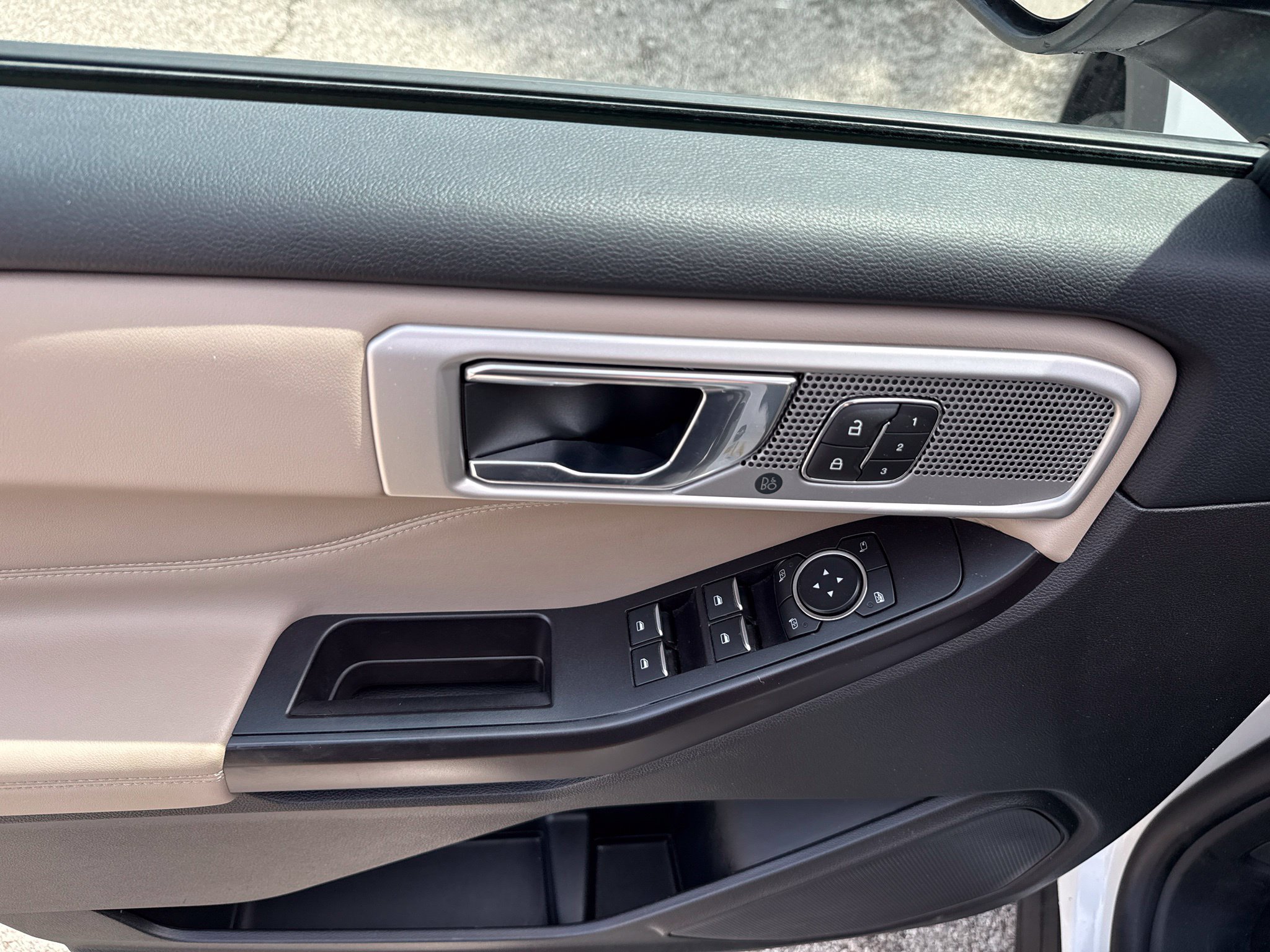 Used 2020 Ford Explorer Limited AWD/4WD image 25