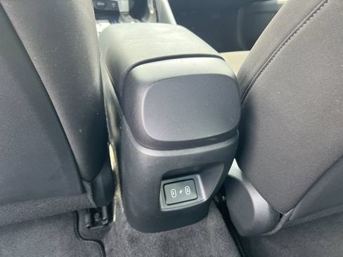 Used 2026 Hyundai Elantra Hybrid FWD image 22