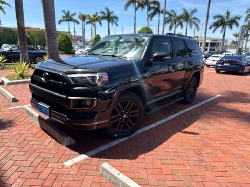 Used 2019 Toyota 4Runner Limited AWD/4WD image 2