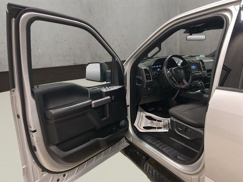 Used 2019 Ford F150 XLT w/ Equipment Group 302A Luxury image 9