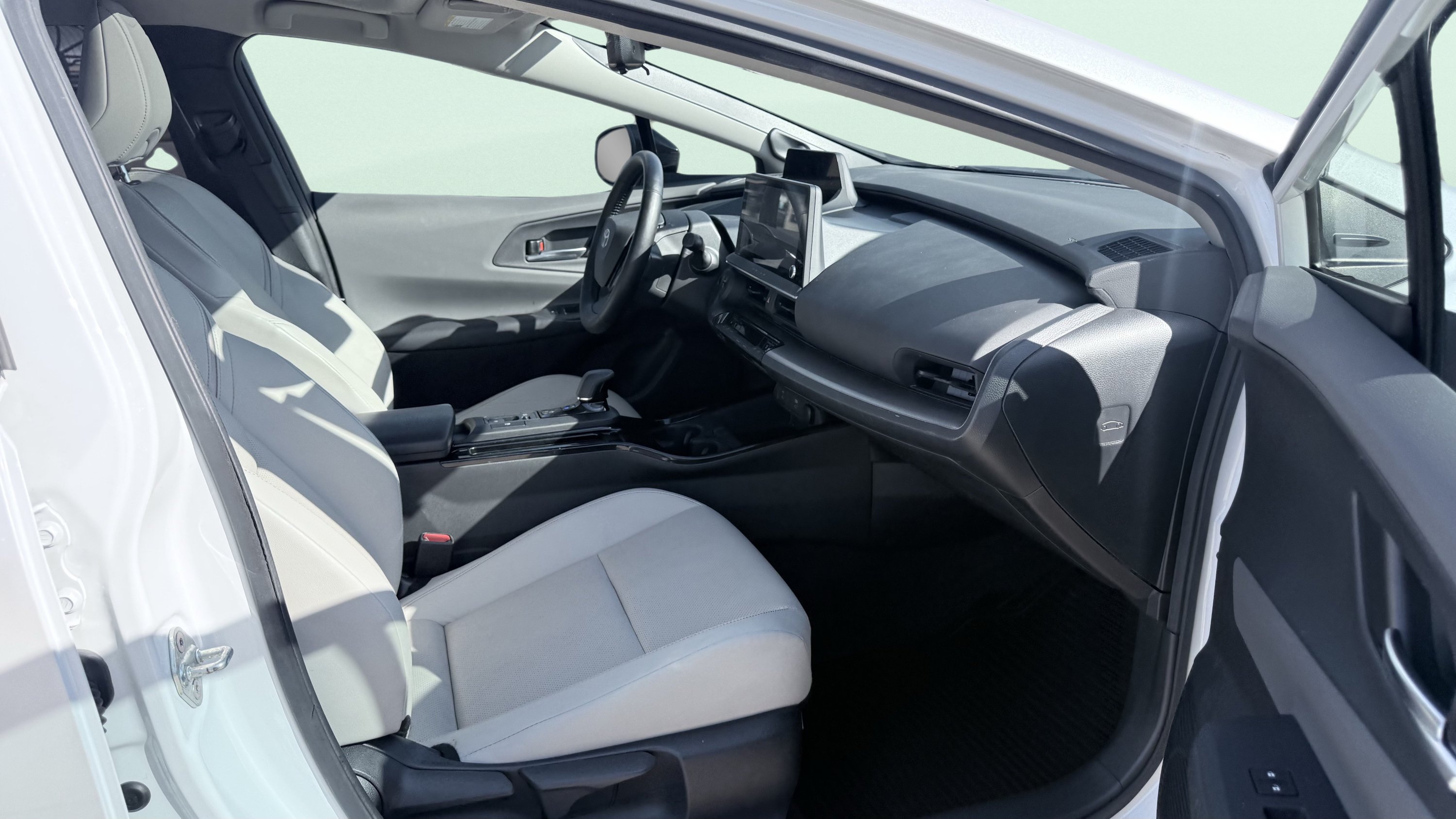 Used 2023 Toyota Prius Limited w/ Limited Premium Package AWD/4WD image 38