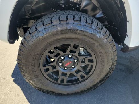 Used 2024 Toyota 4Runner TRD Off-Road Premium w/ Off Road Premium Plus Package AWD/4WD image 31