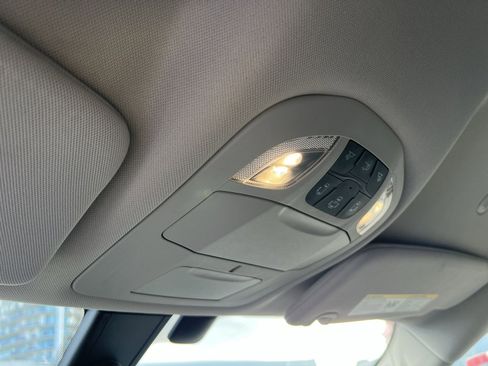 Used 2020 Chrysler Pacifica Touring-L image 33