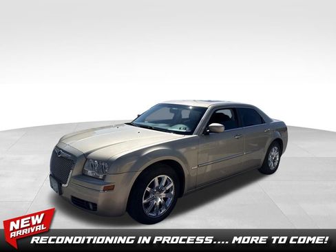 Used 2008 Chrysler 300 Touring RWD image 1
