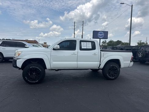 Used 2014 Toyota Tacoma 4x4 Double Cab w/ TRD Sport Package image 2