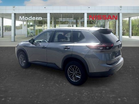 Certified 2024 Nissan Rogue S FWD image 3