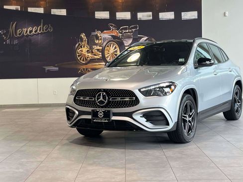 Used 2025 Mercedes-Benz GLA 250 4MATIC image 2
