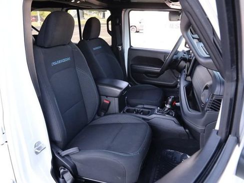 Used 2024 Jeep Wrangler Unlimited Rubicon 4xe AWD/4WD image 27