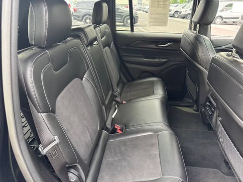 Used 2023 Jeep Grand Cherokee Altitude AWD/4WD image 14