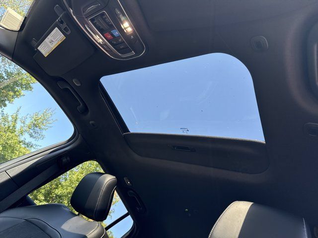New 2027 Jeep Grand Cherokee Altitude RWD image 32