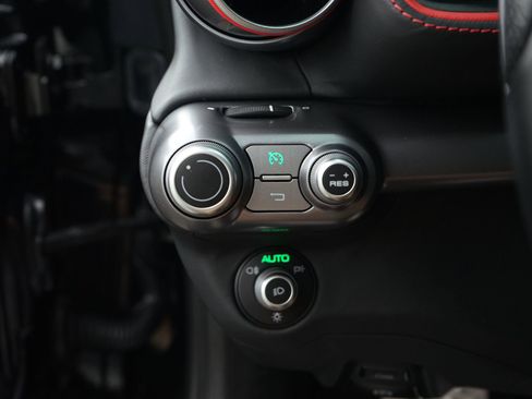 Used 2019 Ferrari 812 Superfast image 28