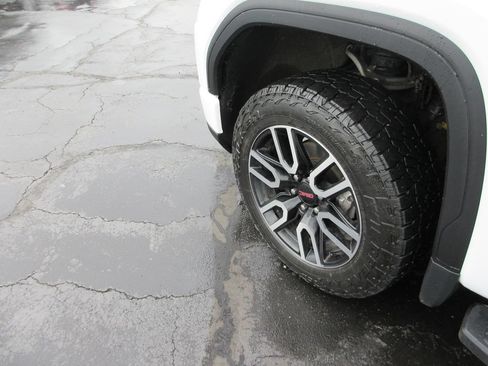 Certified 2022 GMC Sierra 1500 AT4 w/ AT4 Preferred Package AWD/4WD image 13