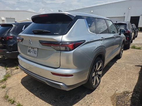 Used 2025 Mitsubishi Outlander SE AWD/4WD image 8