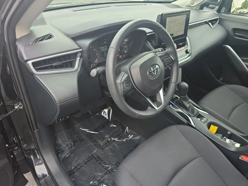 Used 2024 Toyota Corolla Cross LE w/ Moonroof Package FWD image 15