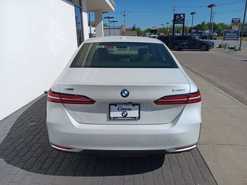 New 2025 BMW 530i xDrive w/ Premium Package image 6