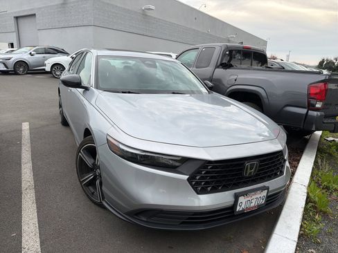 Used 2023 Honda Accord Sport image 1