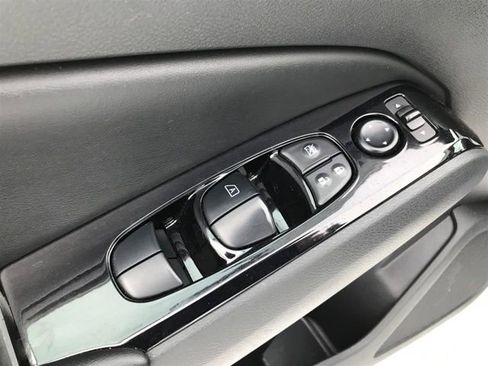 Used 2024 Nissan Altima 2.5 SR image 16