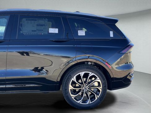 New 2026 Lincoln Nautilus Reserve image 11