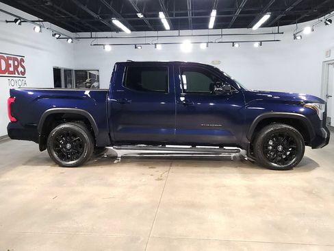 Used 2025 Toyota Tundra Limited AWD/4WD image 8