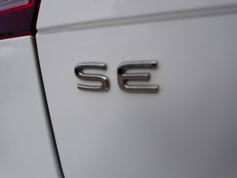 Used 2024 Volkswagen Tiguan Wolfsburg Edition image 30