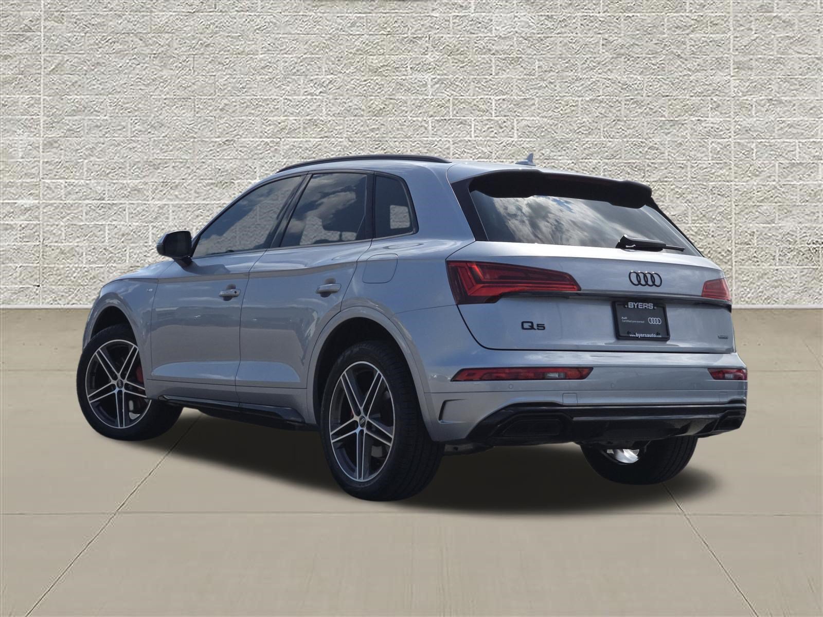 Certified 2024 Audi Q5 e Premium Plus w/ Premium Plus Package AWD/4WD image 5