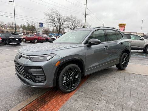 New 2026 Volkswagen Tiguan SE R-Line image 3