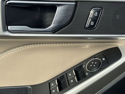 Used 2022 Ford Explorer XLT w/ Equipment Group 202A image 23