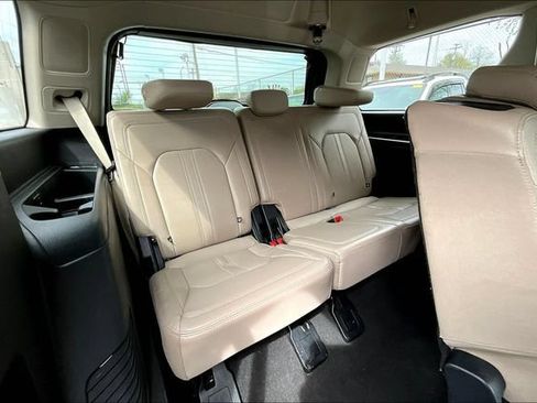 Used 2024 Ford Expedition Limited AWD/4WD image 31