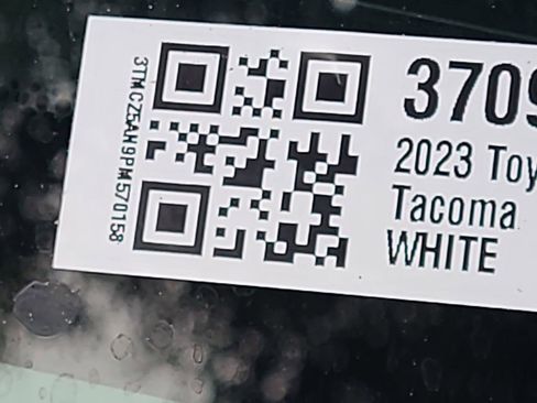 Used 2023 Toyota Tacoma TRD Off-Road w/ TRD Premium Off Road Package image 39