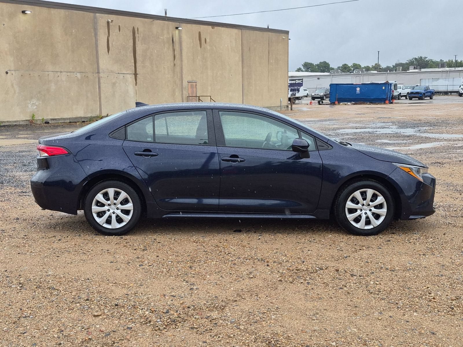 Used 2025 Toyota Corolla LE FWD image 7