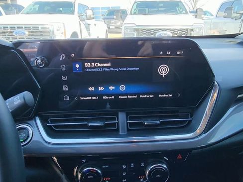 Used 2025 Chevrolet Trax ACTIV w/ Driver Confidence Package image 24