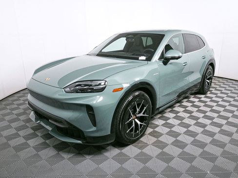 New 2026 Porsche Cayenne Electric AWD/4WD image 1